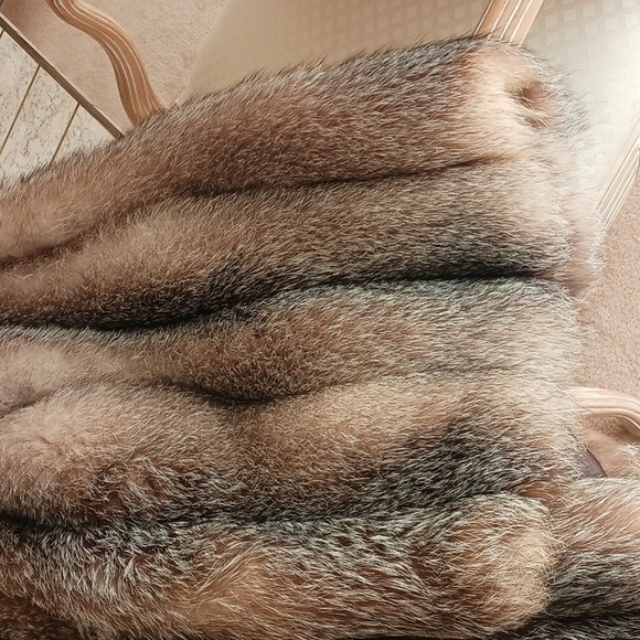 Vintage Silver Fox "full" length fur coat,satin lining, like New..beautiful coat - Picture 9 of 16